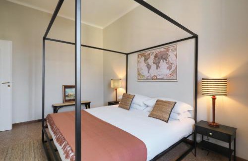 Porta Tenaglia Apartment | Elegant Moscova Apt