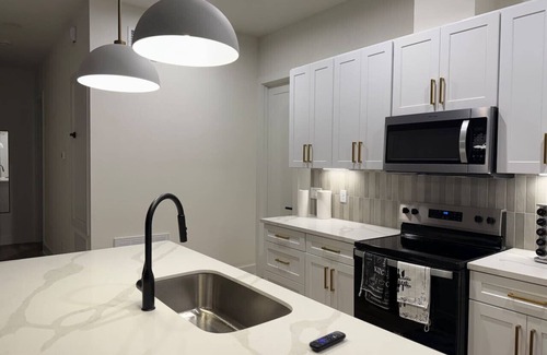 Foster Place House | Elegant Plush Properties