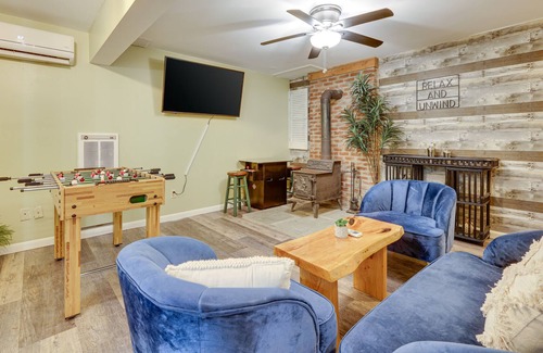 Hamlin Cabin | ELEGANT Poconos Cabin with Theater & Game Room!