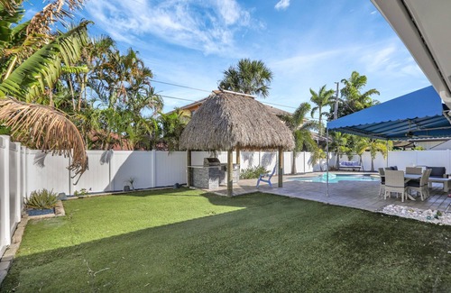 The Cove House | Elegant Pool Home - Beach, Restaurants, Shopping, Heated Spa