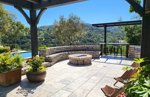 Los Gatos Ski Chalet | Elegant Pool-Side Chalet in Charming Los Gatos