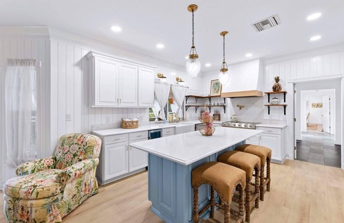 Biggar House | ELEGANT, PRIVATE, OLD SOUTH FLORIDA ESTATE, NEW SLEEPS 18 TO 20 LARGE FAMILIES,