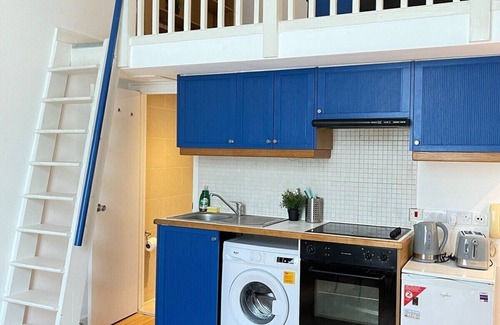 Colville Apartment | Elegant Quad Studio PortobelloRd N4