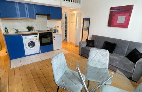 Colville Apartment | Elegant Quad Studio PortobelloRd N4