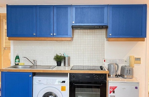 Colville Apartment | Elegant Quad Studio PortobelloRd N4