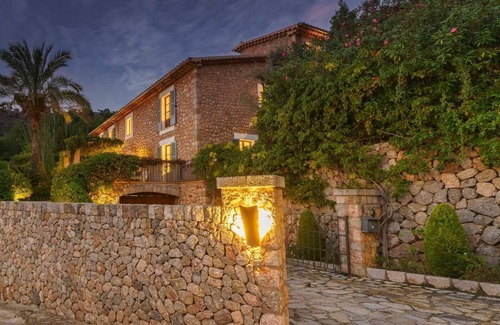 Deia Villa | Elegant & refined Mallorcan style house with impressive views of Deia