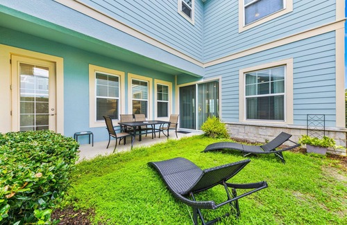 Reunion House | Elegant Resort Retreat