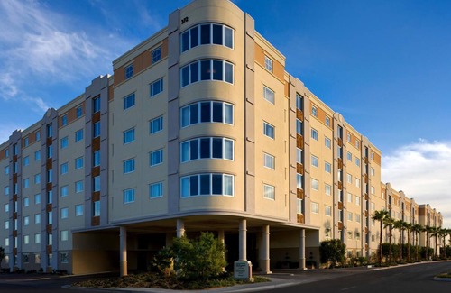 Las Vegas Resort | Elegant resort with ready access to all things Las Vegas. No additional charges