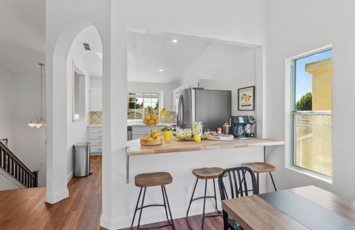 Southwestern Sacramento House | Elegant Retreat Sleep 10 Boho Dome Lounge Hot Tub Games Golf Serene Getaway