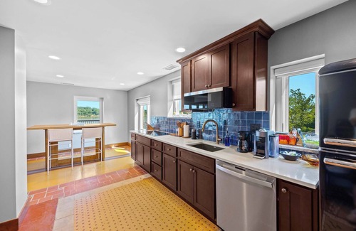 Louisville House | Elegant Riverside Escape | Bottom-Floor Haven