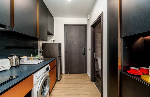 Pattaya Bay Condo | Elegant Room With Roof Top Pool - Best In Pattaya