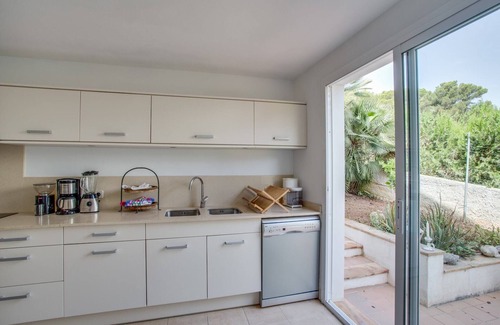 Provensals House | Elegant Sea-View Villa Terrace