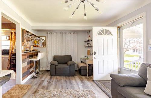 Wyandotte House | Elegant Serene Escape in Wyandotte