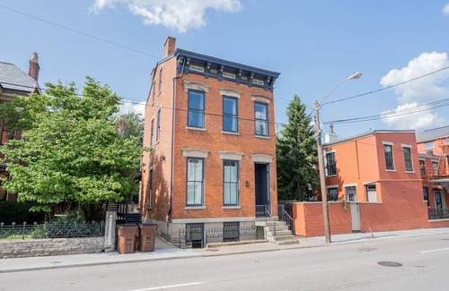 Licking Riverside Apartment | Elegant Simplicity, Close to Downtown Cincy