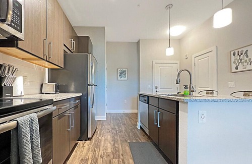 Carver City - Lincoln Gardens Apartment | Elegant, Sophisticated Living in Central Tampa