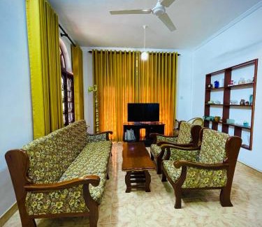 Pathadumbara Hotel | Elegant Stays Bungalow