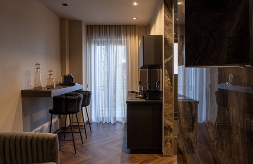 Bari City Centre Apartment | Elegant structure located in the wonderful city of Bari