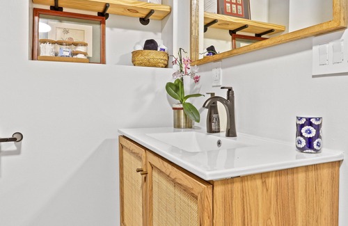 High Springs Apartment | Elegant Studio, 5 Min Walk to Main Street’s Antique Shops & Restaurants!