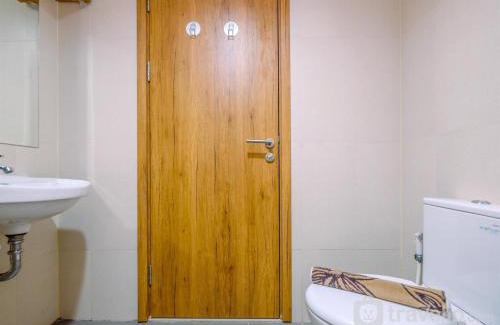 Duren Sawit Apartment | Elegant Studio Apartment at Gateway Park LRT JatibeningCity By Travelio