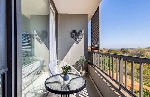 Umhlali Apartment | Elegant Studio Suite in Ballito with Rooftop Pool