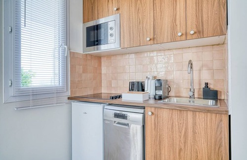 Faubourg de l'Arche Apartment | Elegant Suite Inn Paris la Defense