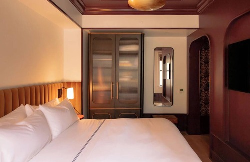 Gateway District Hotel | Elegant Superior King Suite, Fidelity Hotel, Mins from Cleveland Convention Cent