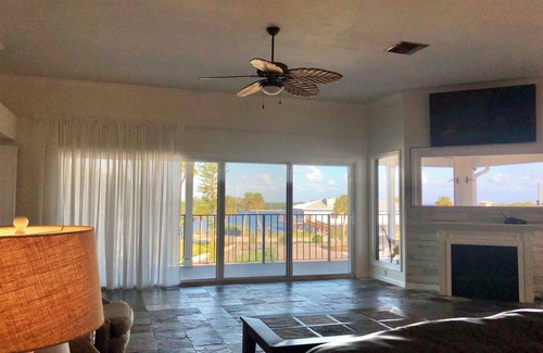Sebastian Hotel | Elegant Top-Floor Penthouse - 3BR/3BA - Panoramic Views - Boutique Hotel Setting