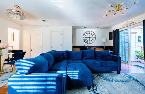 Tallahassee House | Elegant Townhome Retreat with King Bed Near I-10, Capitol, FSU & FAMU