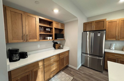 Roosevelt House | Elegant Townhouse near NDSU and Downtown Fargo #101