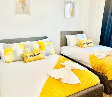 The Westside Apartment | Elegant Two Bedroom Apartment In the Centre with Parking and Garden