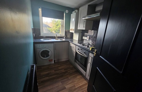 Paisley Apartment | Elegant & Unique 2-Bed – Perfect for RAH & Airport