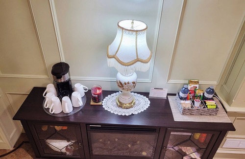 East Credit House | Elegant Unit like Cottage in City Center w/Movie Theater-Near Toronto Airport