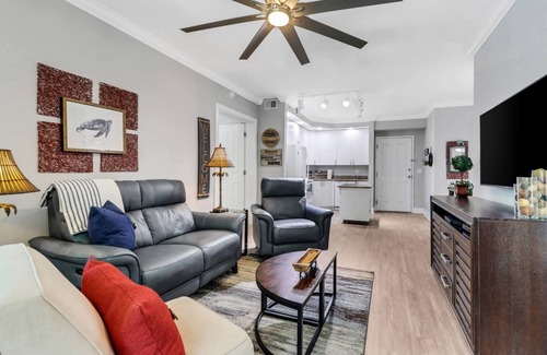 Fort Myers Condo | Elegant, Upscale Waterfront Condo! Unforgettable Sunsets! Stunning Pool & Pool Deck! Free Parking