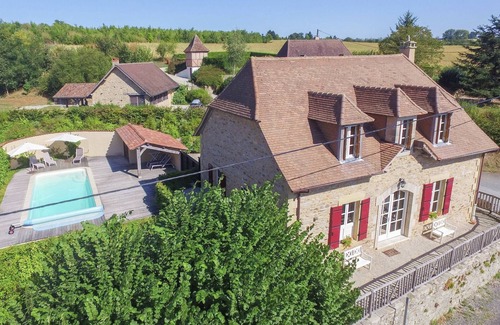 Saint-Medard-d'Excideuil Villa | Elegant Villa in Saint-Médard