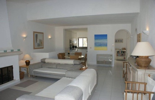 Vale do Garrao Villa | Elegant Vale Do Lobo Villa | 4 Bedrooms | Villa Vale Do Lobo 186 | Swimming.