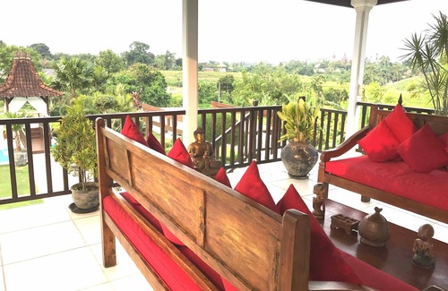 Babakan Villa | Elegant Villa 4 bedrooms and bathrooms overlooking the rice fields