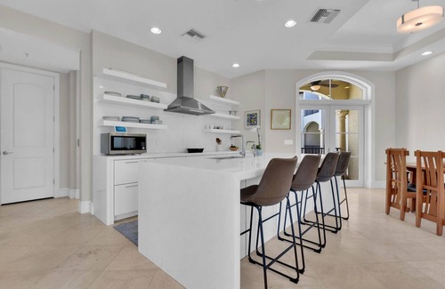 Old Naples House | Elegant Villa in Olde Naples | Steps to Dining, Shopping & Gulf Sunsets