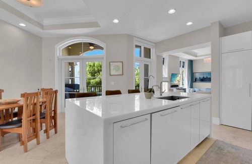 Old Naples House | Elegant Villa in Olde Naples | Steps to Dining, Shopping & Gulf Sunsets