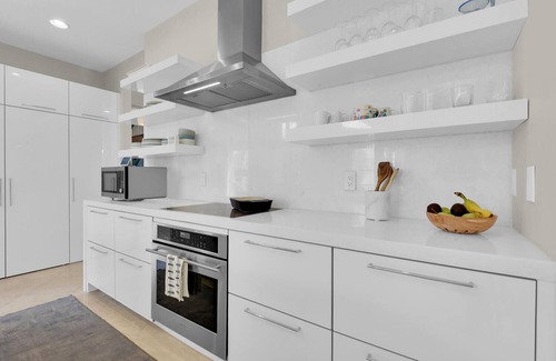 Old Naples House | Elegant Villa in Olde Naples | Steps to Dining, Shopping & Gulf Sunsets