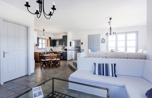 Kea Villa | Elegant Villa Petra, Thea and a guest house with a swimming pool and sea view