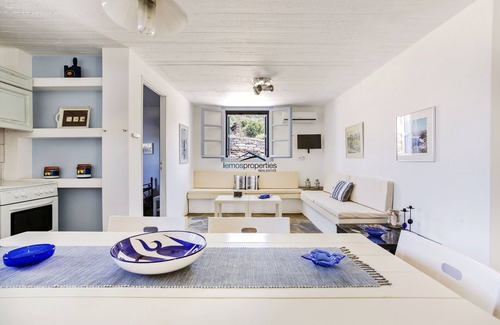 Kea Villa | Elegant Villa Petra, Thea and a guest house with a swimming pool and sea view