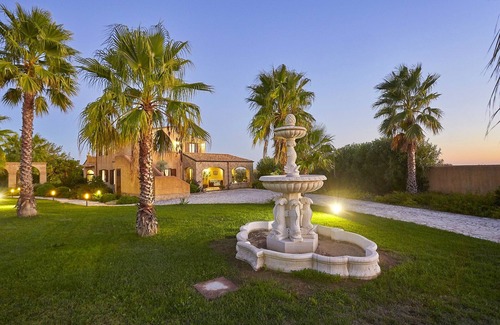 Castelvetrano House | Elegant Villa, Selinunte Oasis