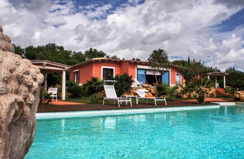 Castelvetrano Villa | Elegant Villa with private garden and infinity pool