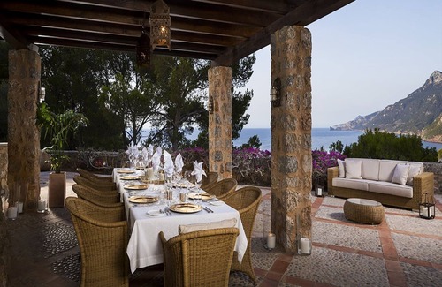 Banyalbufar Villa | Elegant villa with communal space