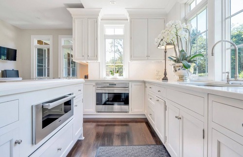 Bridgehampton House | Elegant Water Mill retreat with heated pool, terraces, and timeless.