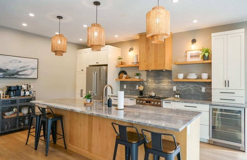 Post Falls House | Elegant Waterfront Retreat | Dock, Deck & Spa Bath