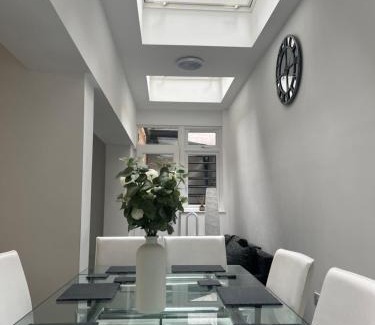 Fortune Green Apartment | Elegant West Hampstead Stay 3BR