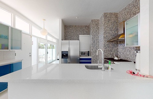 Palm Springs House | Elegant Wexler home with private outdoor pool & spa - 2 dogs welcome