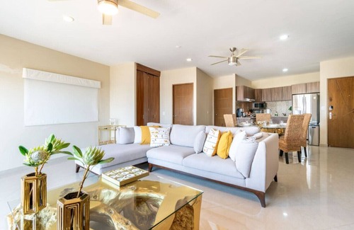 Marina Mazatlan Apartment | Elegante Condo a una Cuadra del Mar en Nuevo Mazatlan