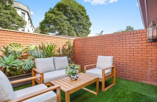 Chippendale Apartment | Elegantly Modern 2-Bed In The Heart of Chippendale